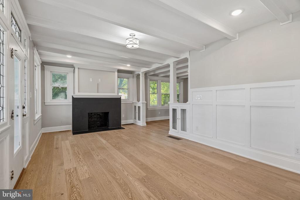 1515 BUTLER PIKE