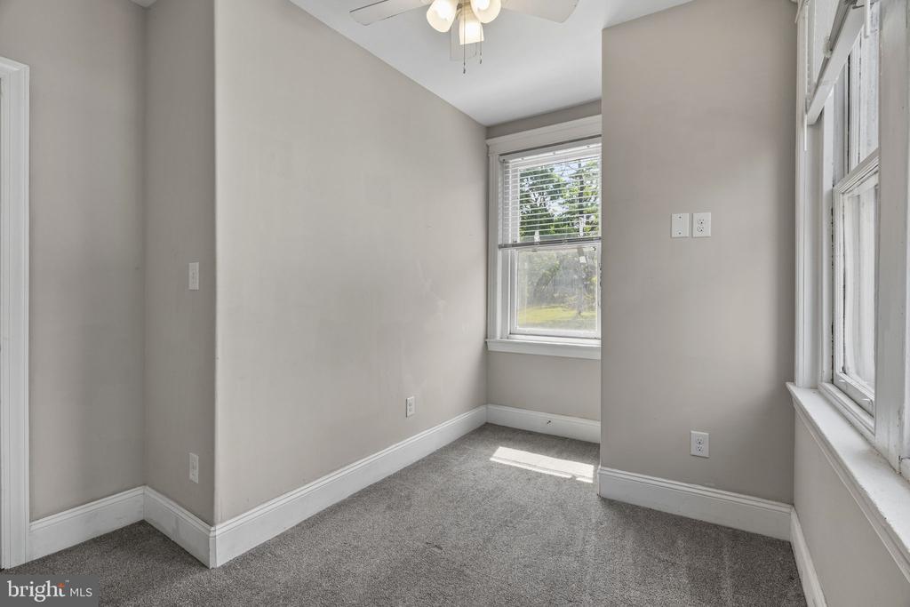 1515 BUTLER PIKE