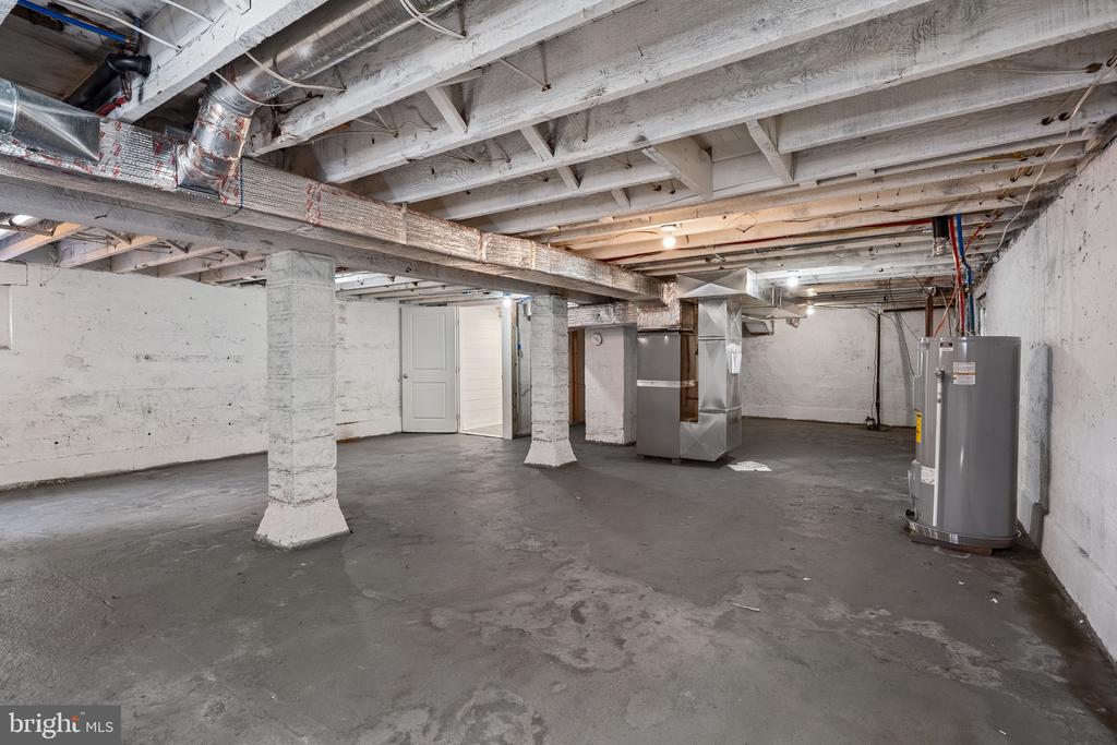 1515 BUTLER PIKE