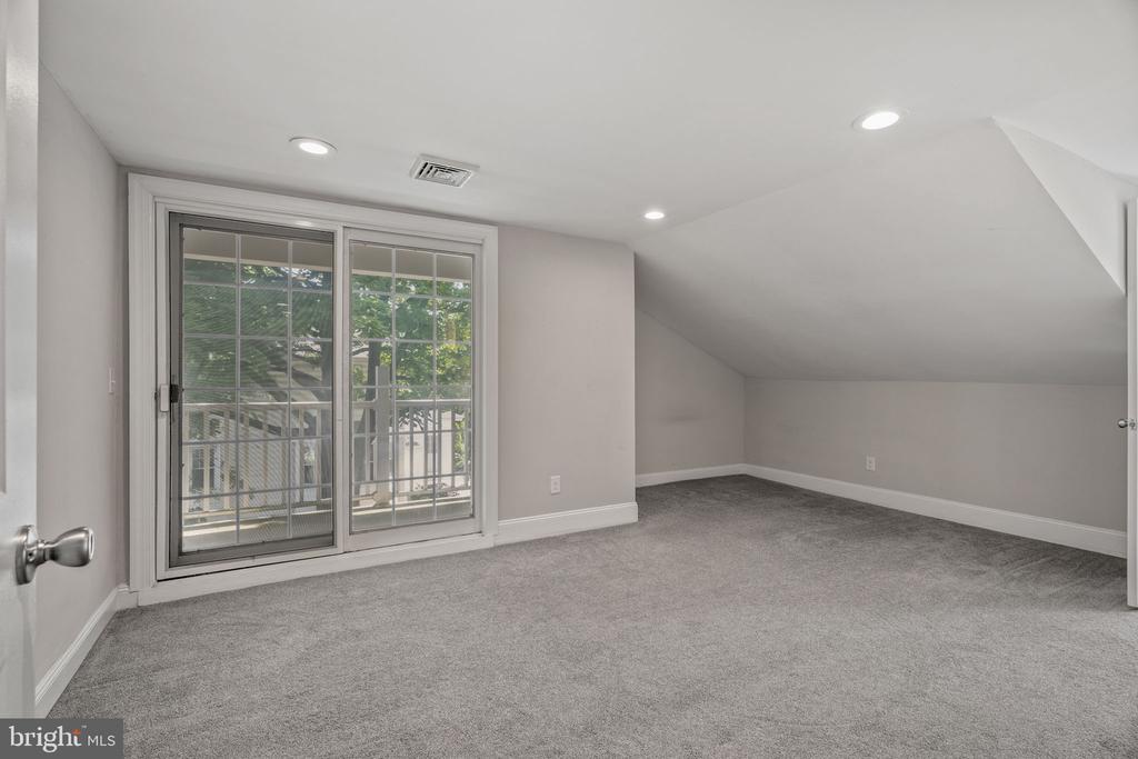1515 BUTLER PIKE
