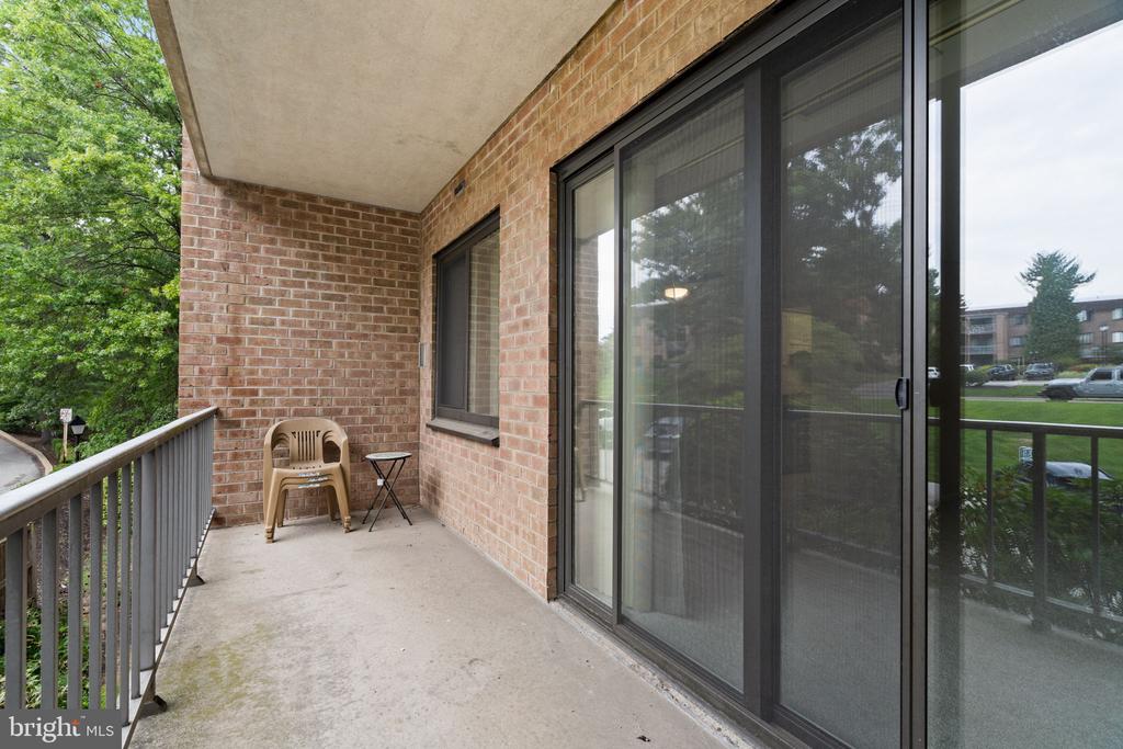 1637 OAKWOOD DRIVE Unit: CONDO 215