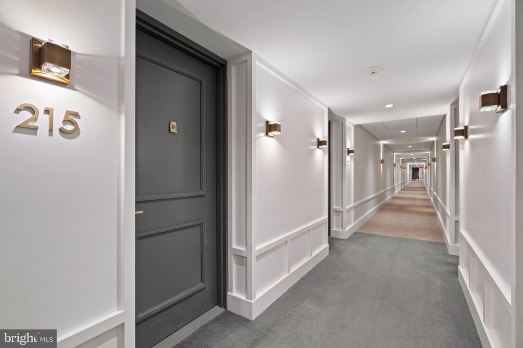 1637 OAKWOOD DRIVE Unit: CONDO 215