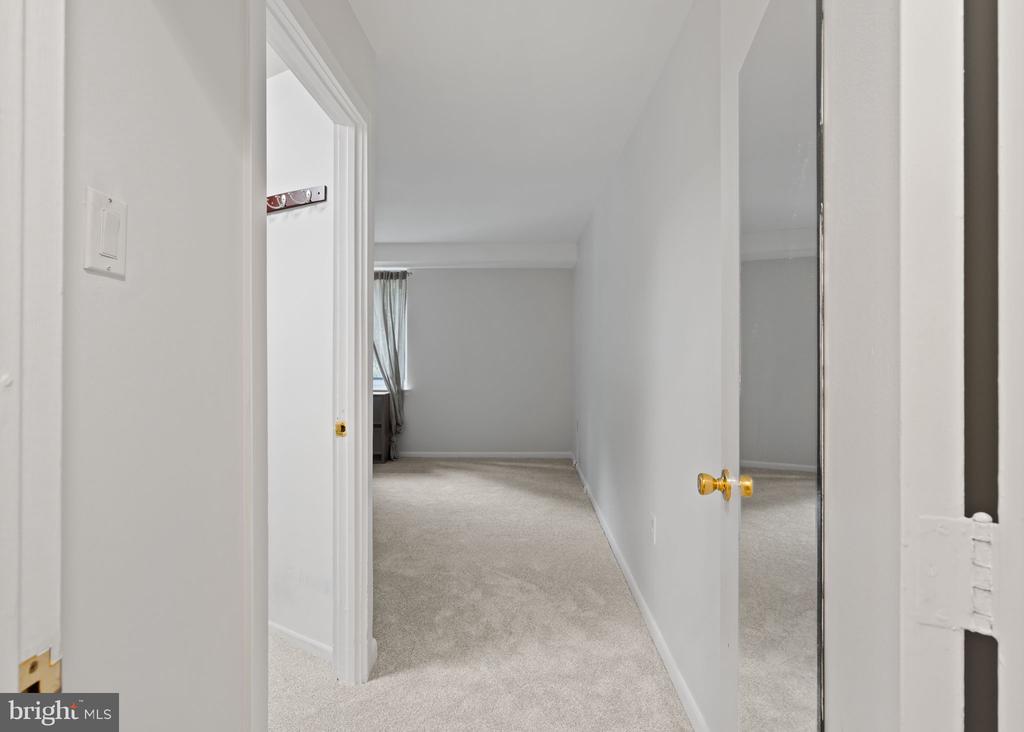 1637 OAKWOOD DRIVE Unit: CONDO 215