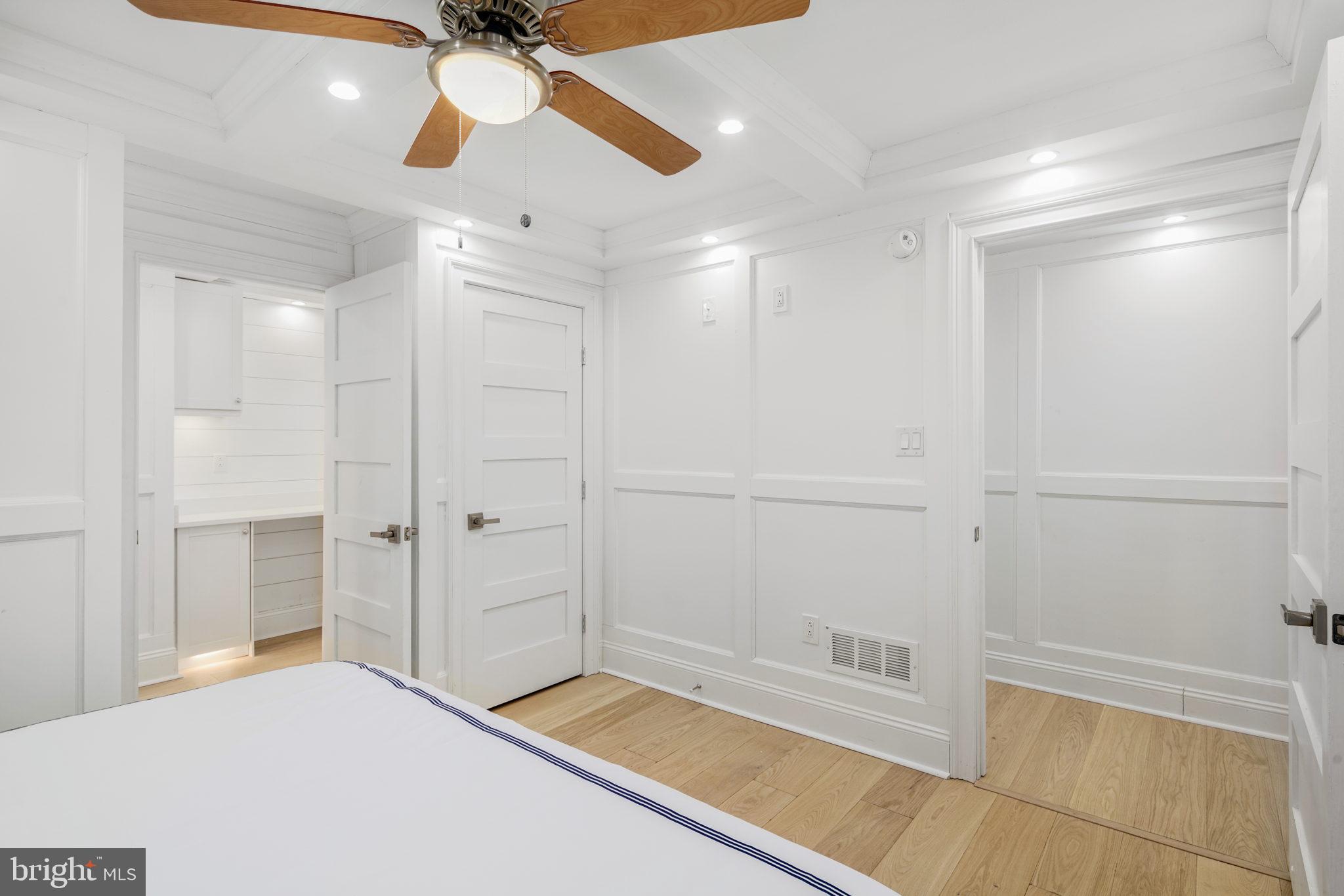 224 W Rittenhouse SQUARE Unit: 1802