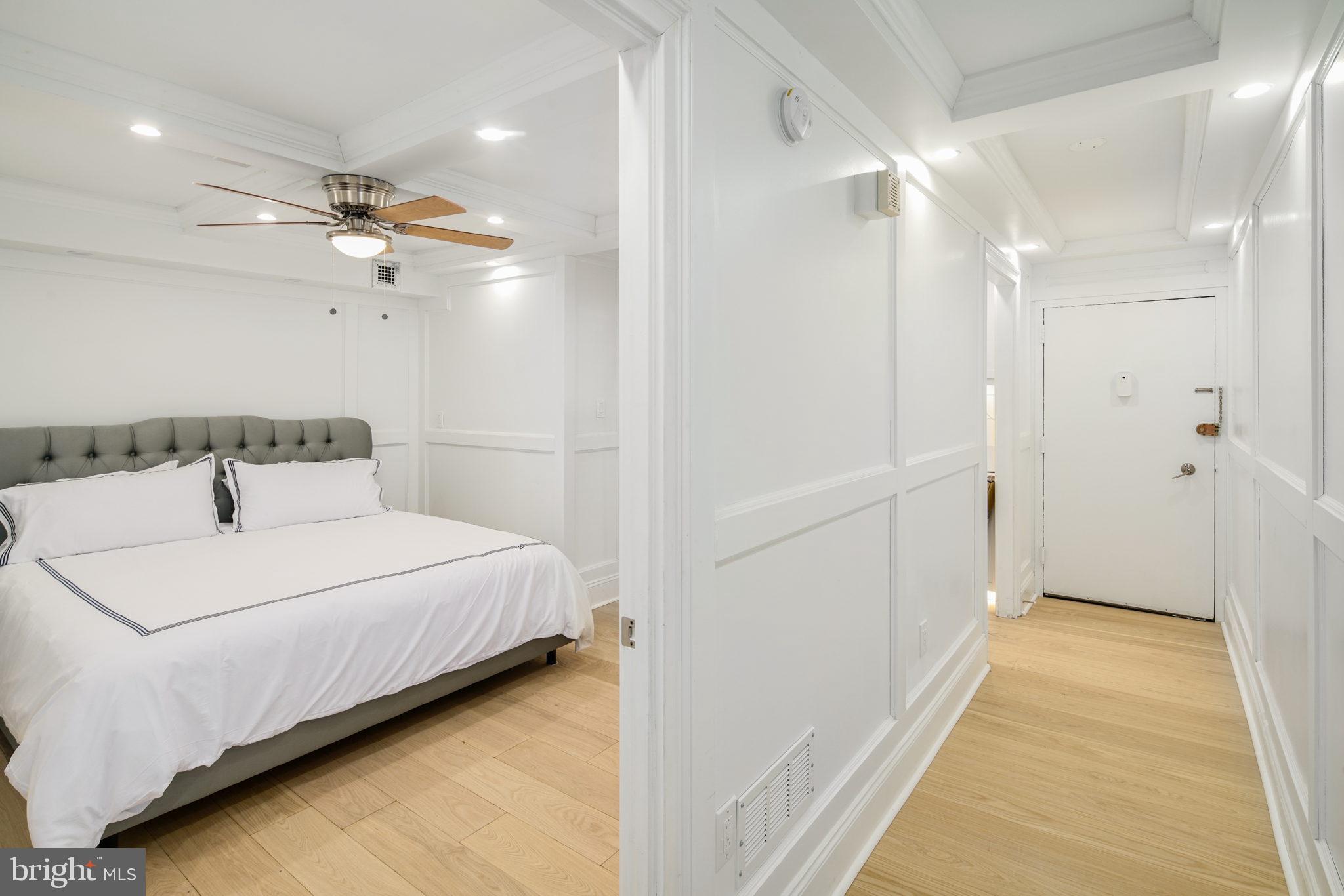 224 W Rittenhouse SQUARE Unit: 1802