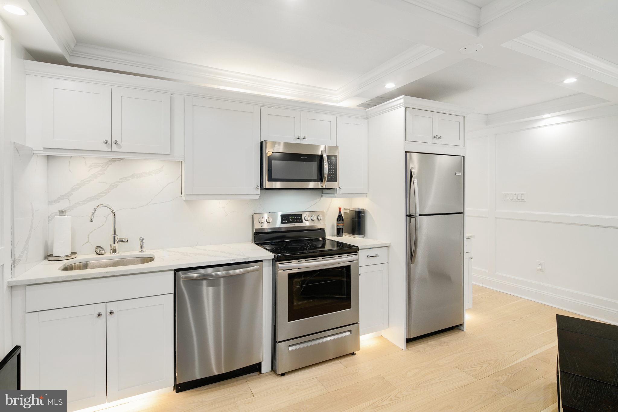 224 W Rittenhouse SQUARE Unit: 1802