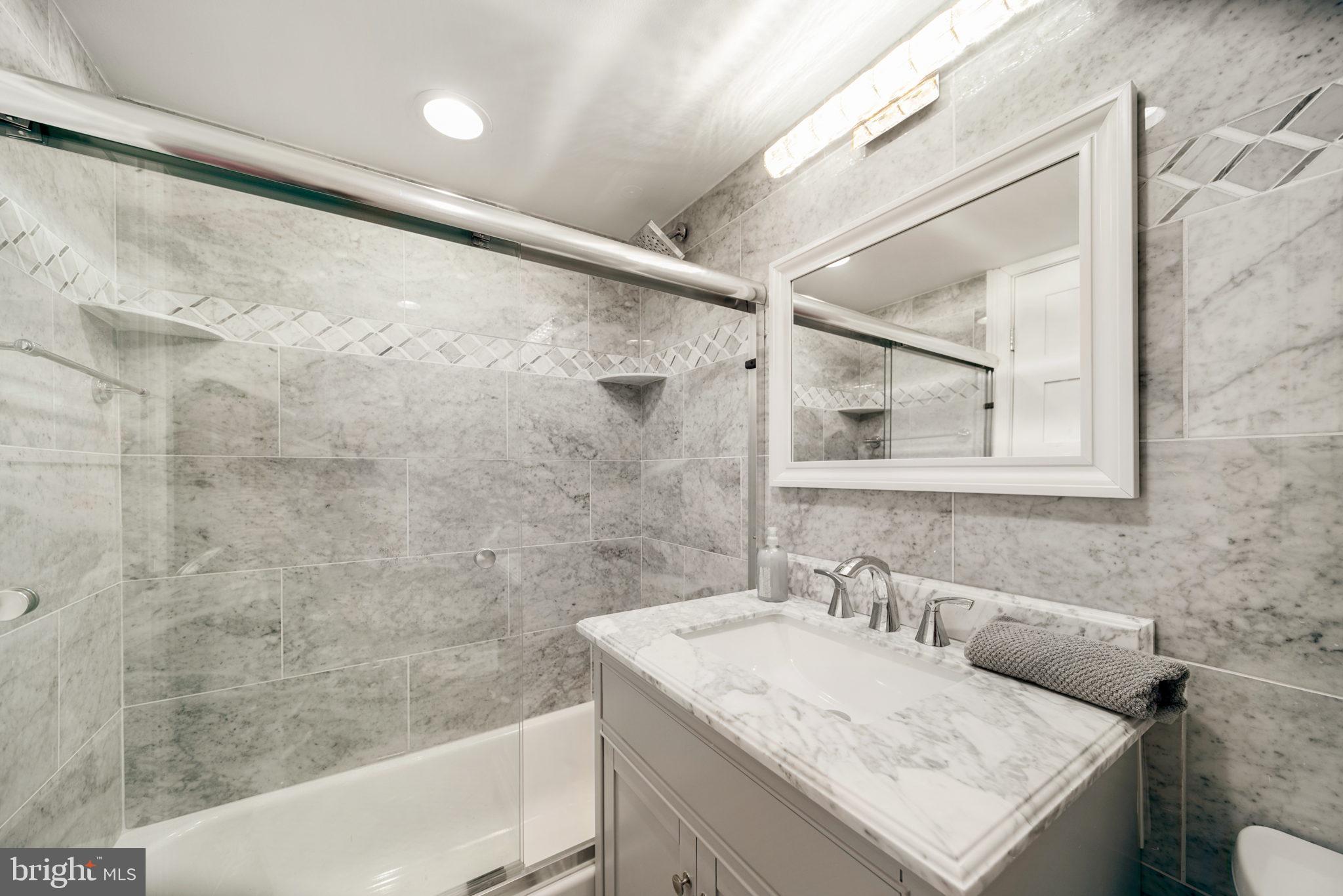 224 W Rittenhouse SQUARE Unit: 1802
