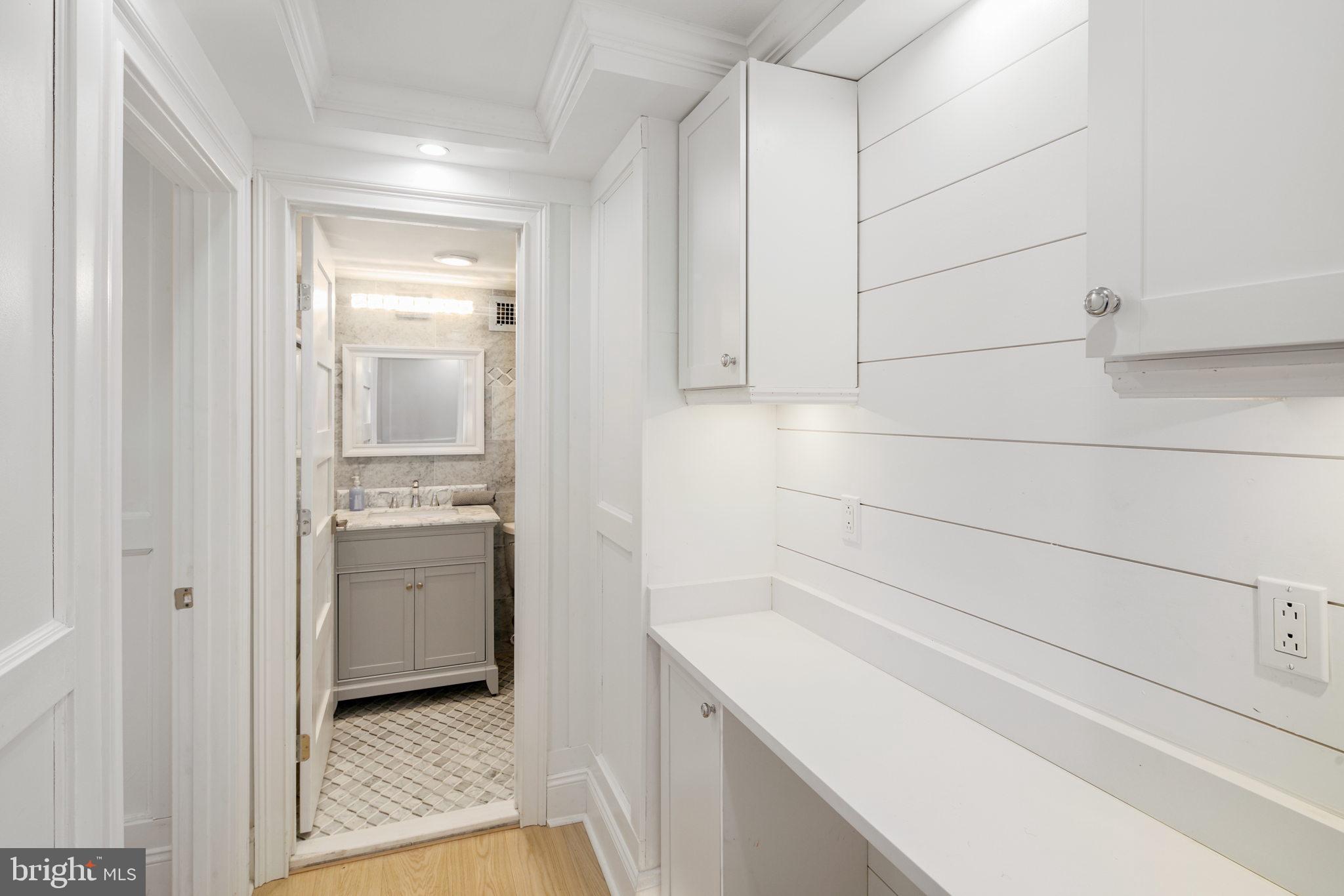 224 W Rittenhouse SQUARE Unit: 1802