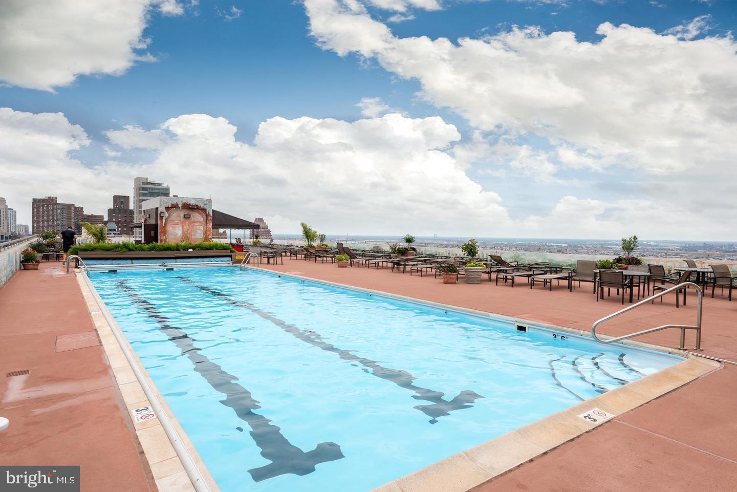 224 W Rittenhouse SQUARE Unit: 1802