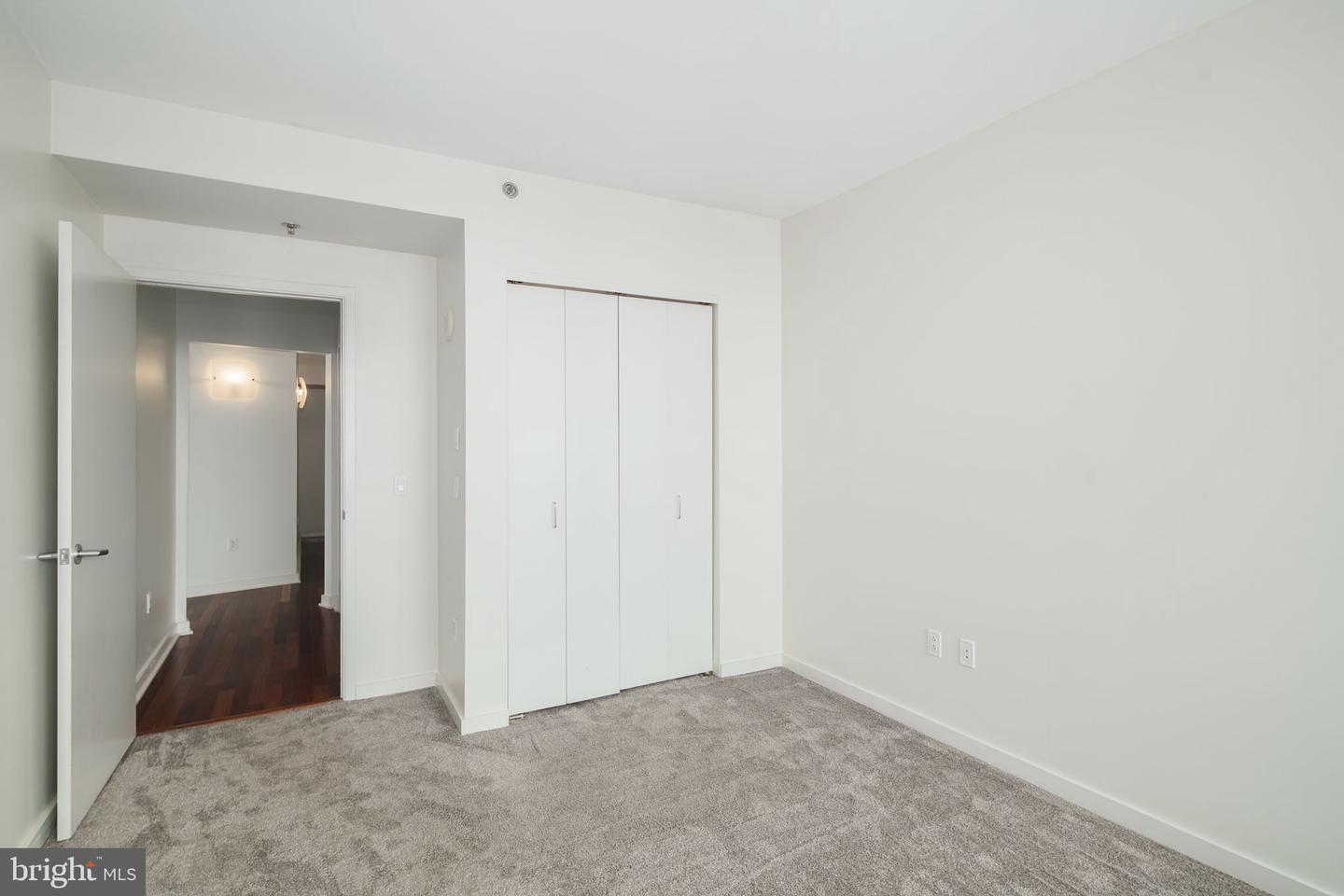 2101 Market STREET Unit: 2302