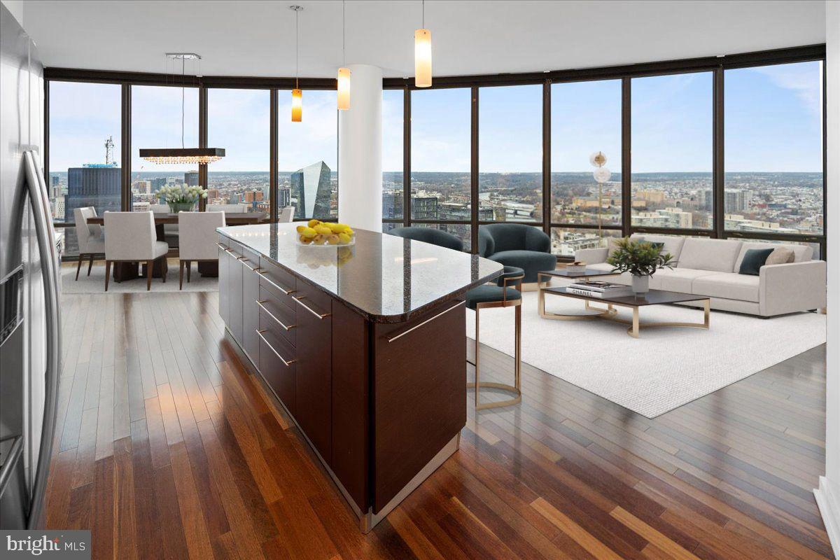 2101 Market Street Unit: 3902