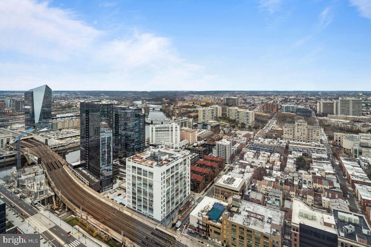 2101 Market Street Unit: 3902