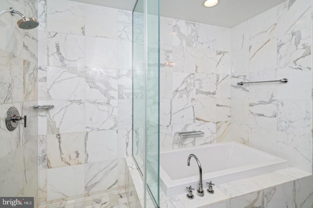 1414 S Penn Sq #23g