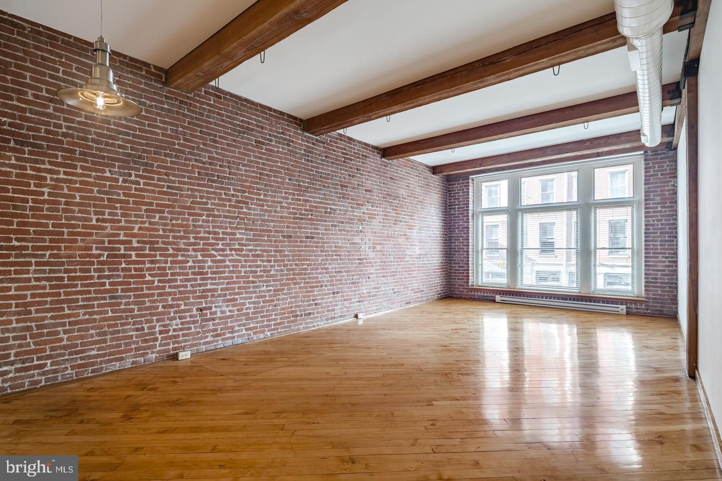 122 Chestnut St #201