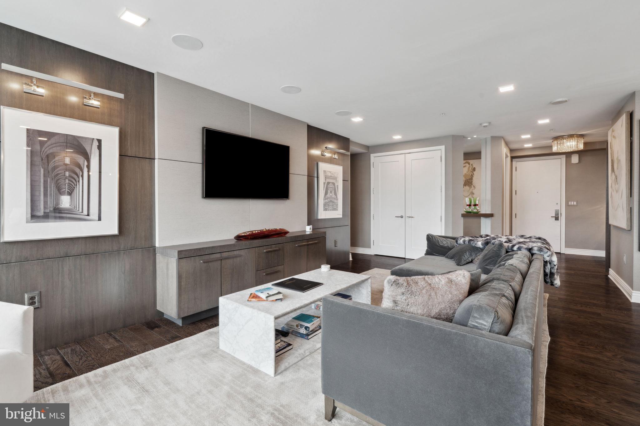 1414 S Penn Sq #15dc