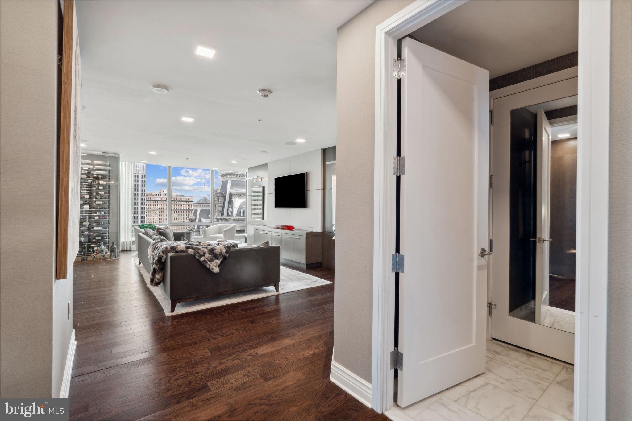 1414 S Penn Sq #15dc