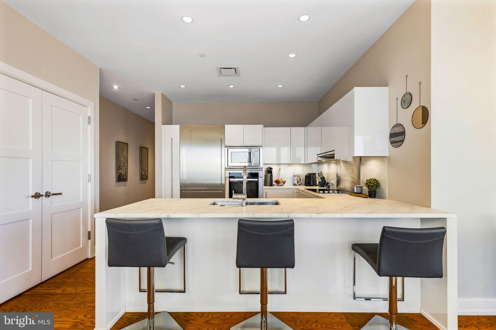 50 S 16th St #5106