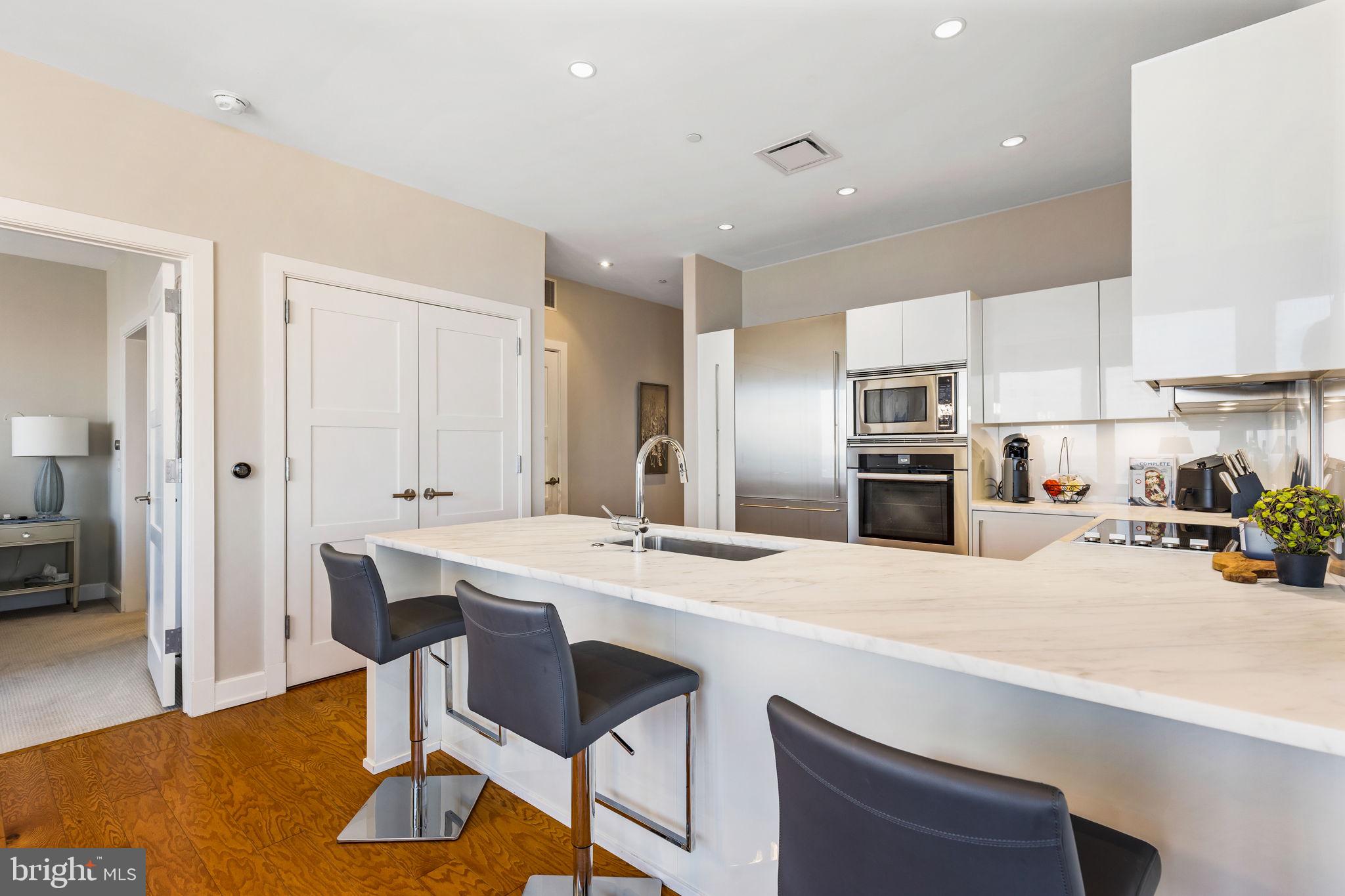 50 S 16th St #5106