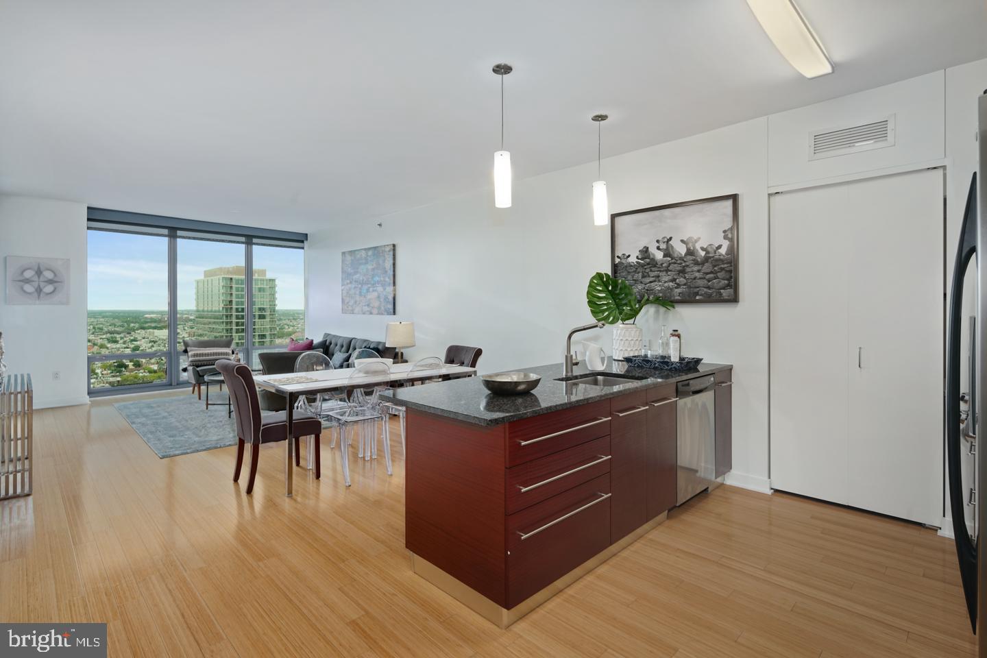 2101 Market St #3405