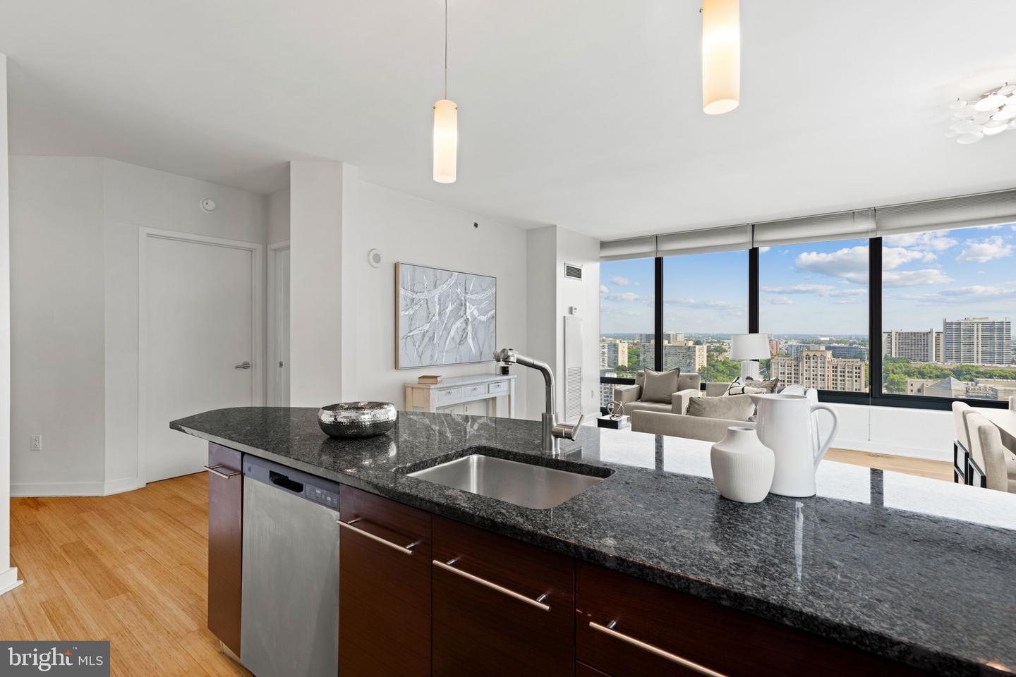 2101 Market St #1807