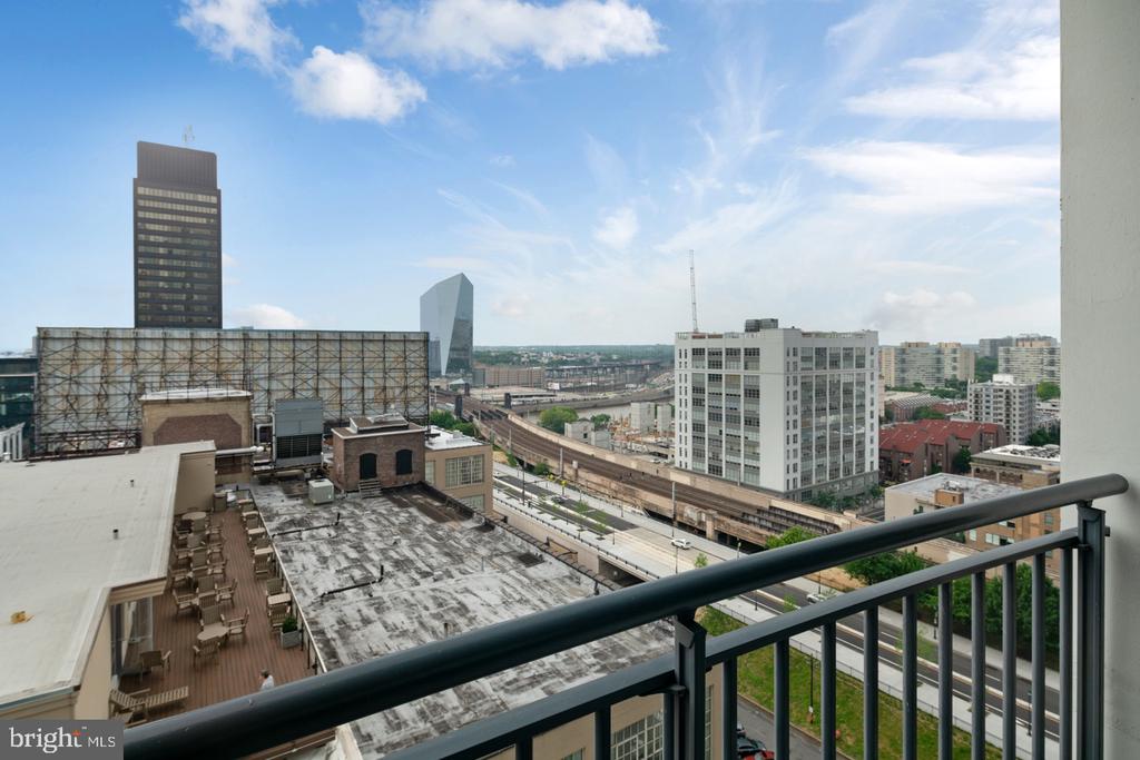 2101 Market St #902