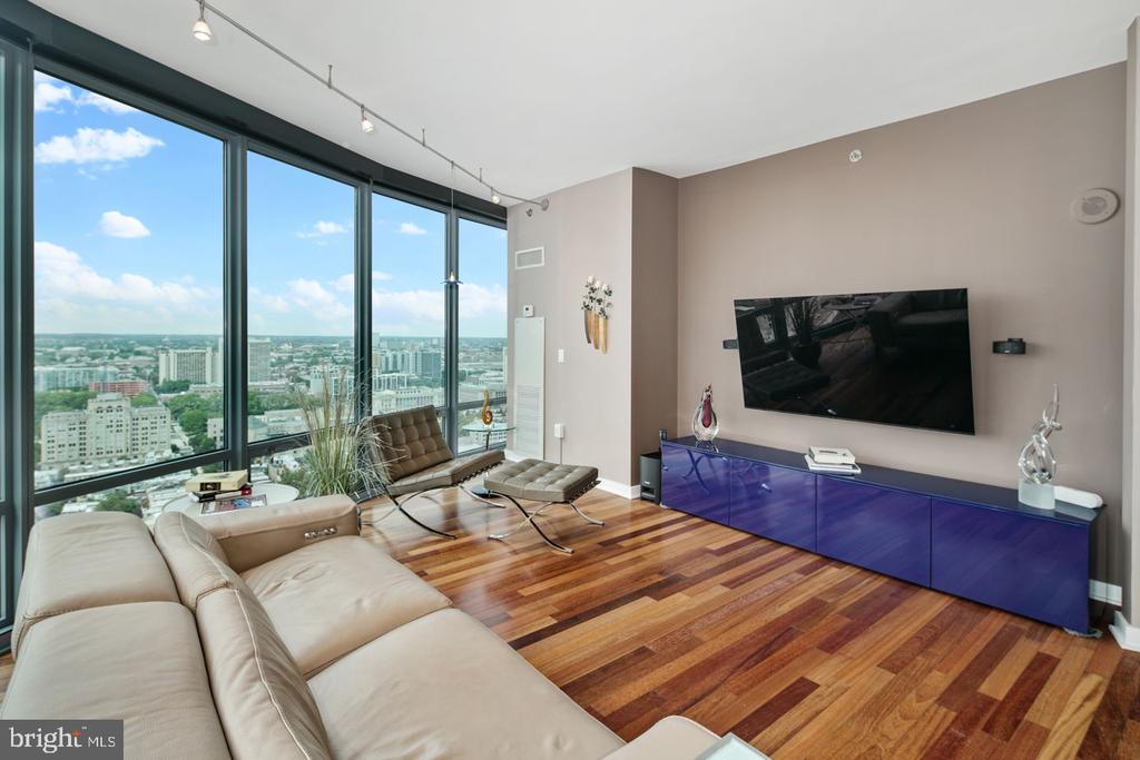 2101 Market St #3502