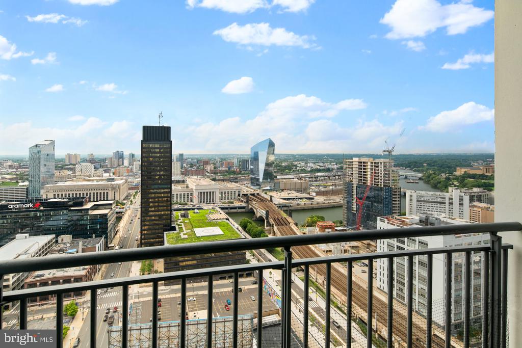 2101 Market St #3502