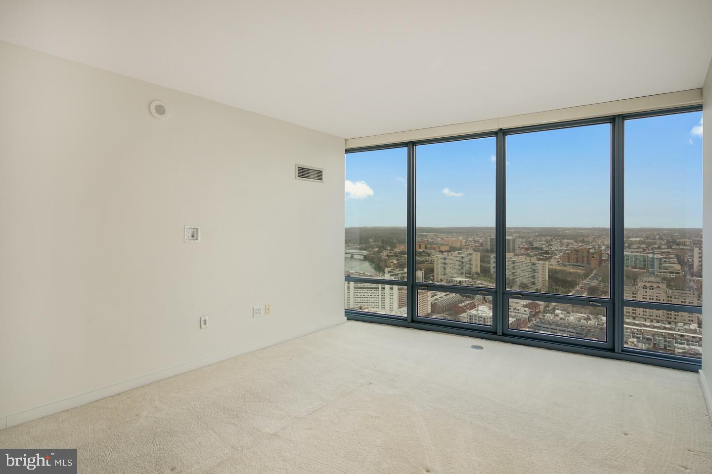 2101 Market St #3502