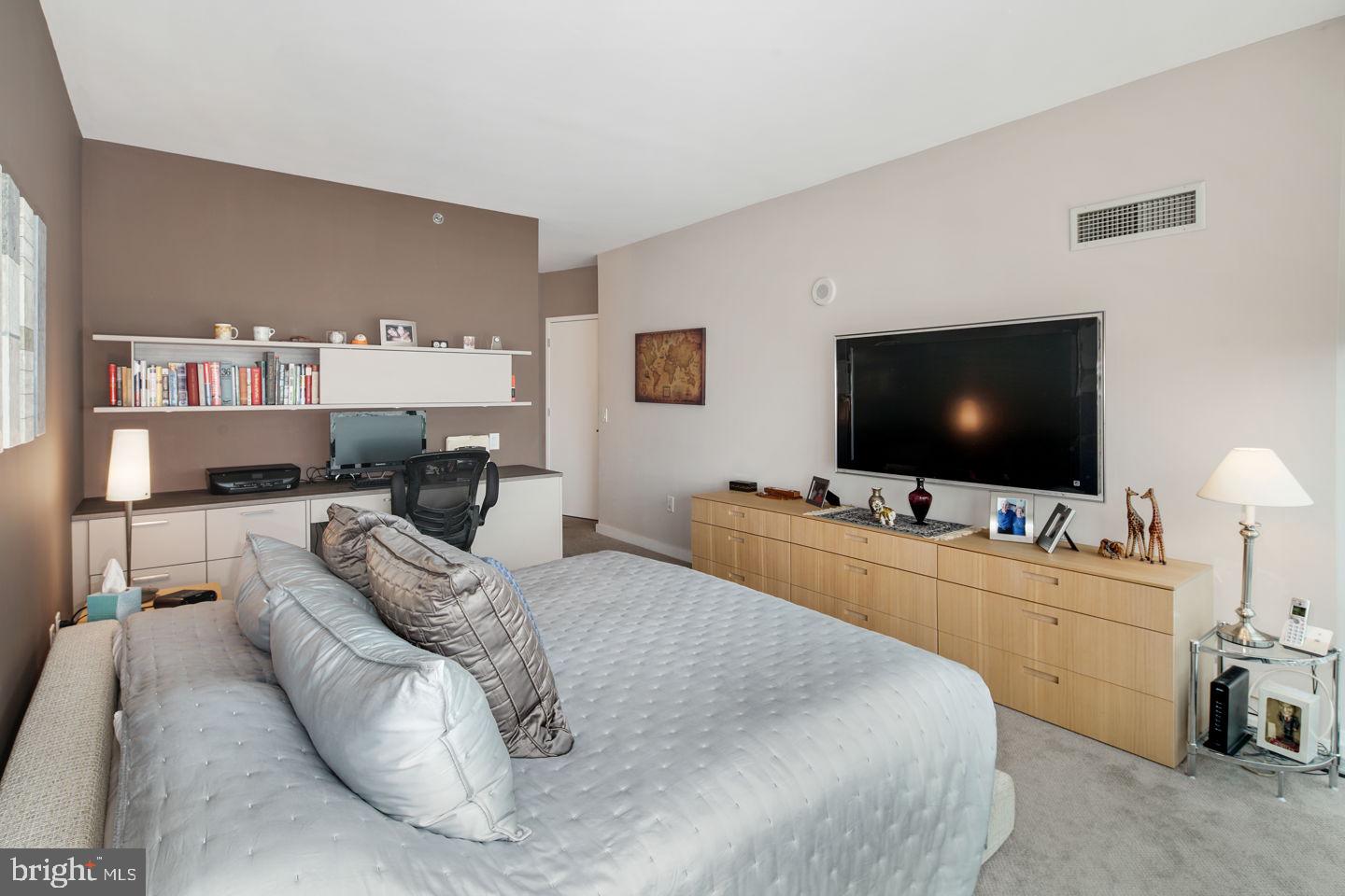 2101 Market St #3502