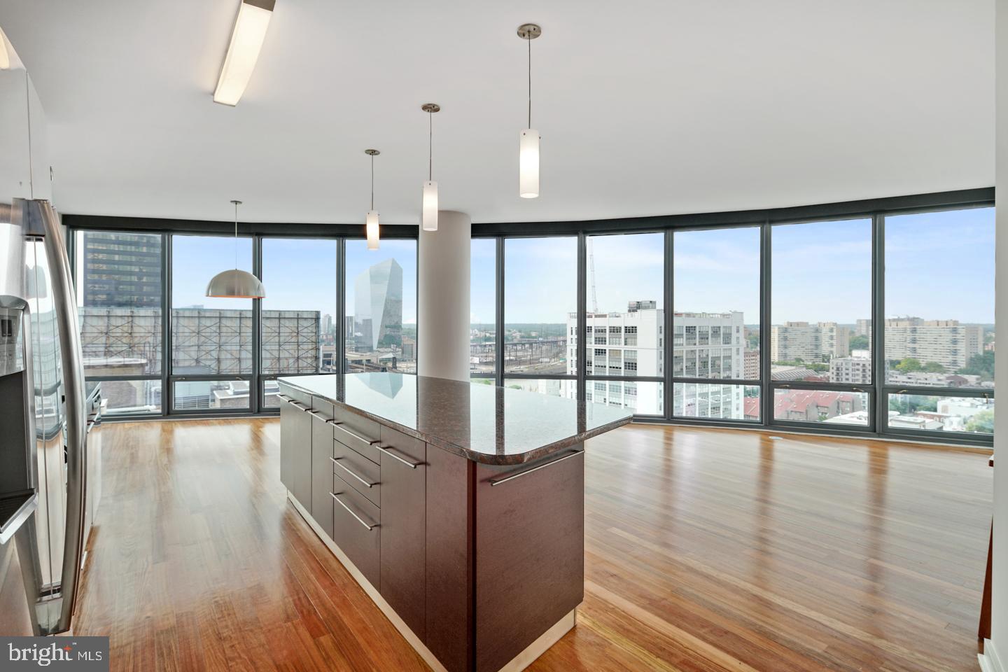 2101 Market St #1901/02
