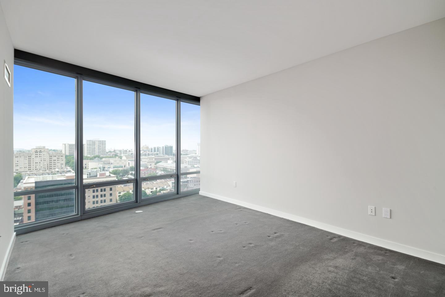 2101 Market St #1901/02