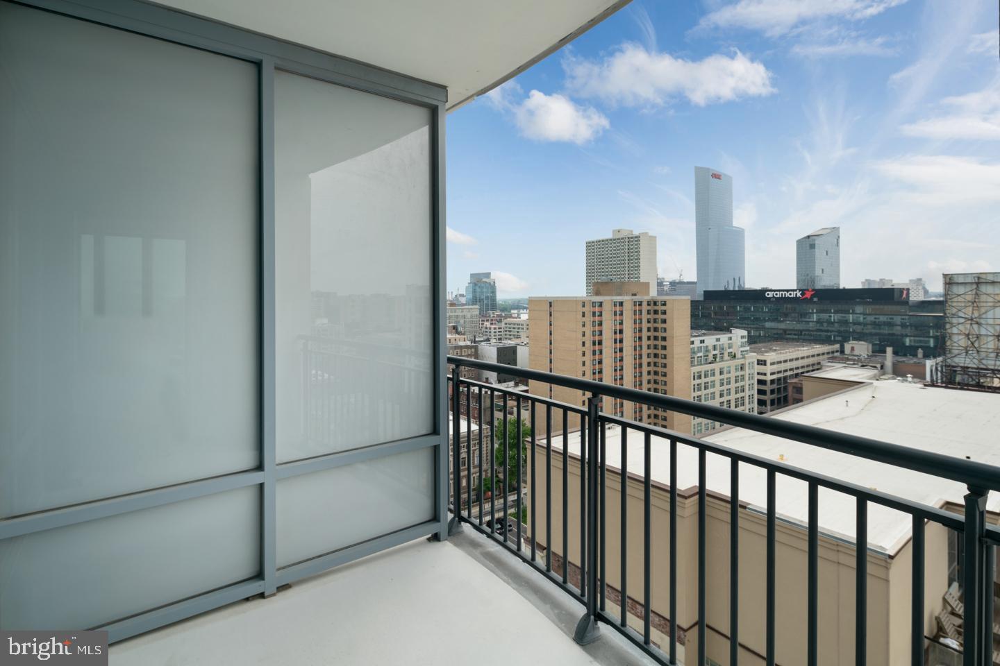 2101 Market St #1901/02