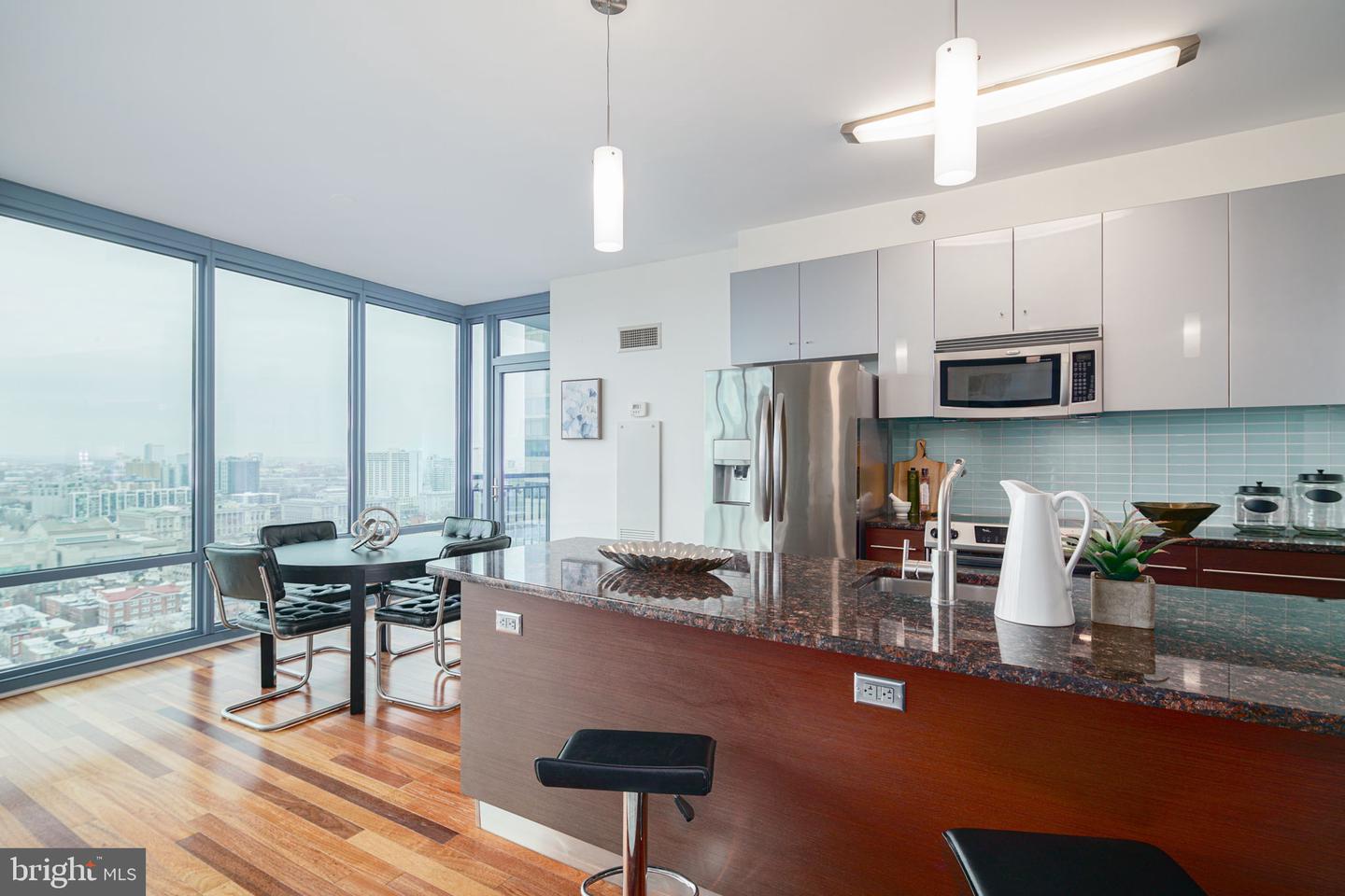 2101 Market St #3501
