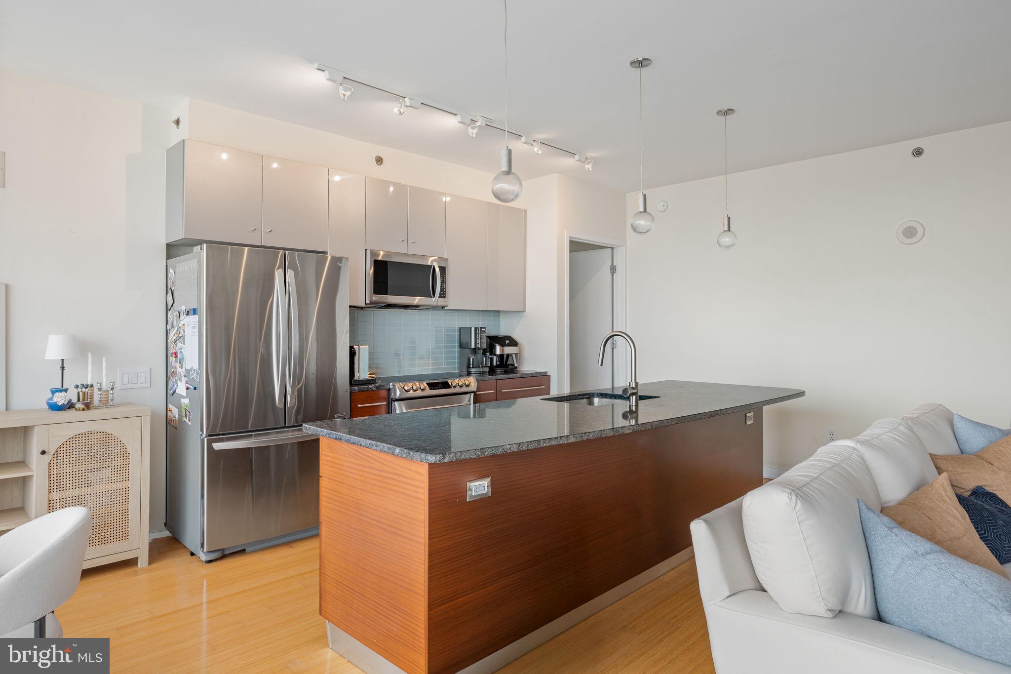 2101 MARKET STREET 1401