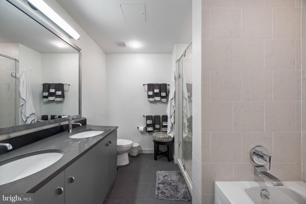 2101 MARKET STREET 4206