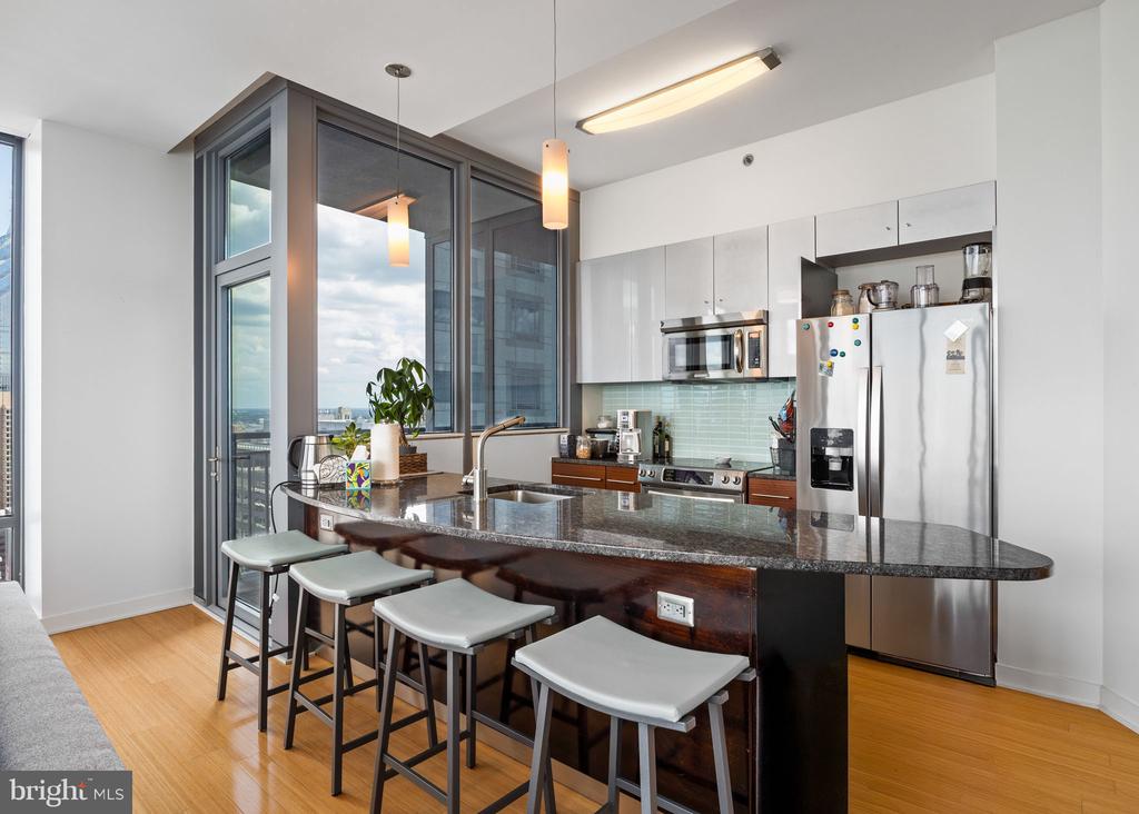 2101 MARKET STREET 4206
