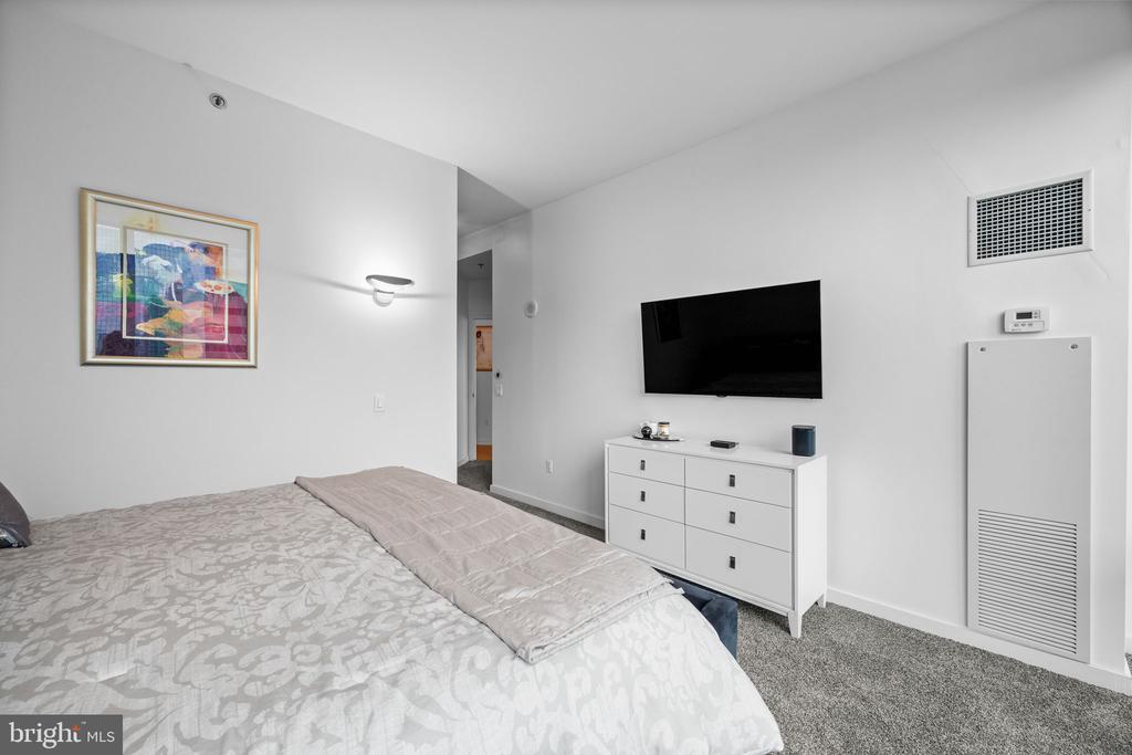 2101 MARKET STREET 4206