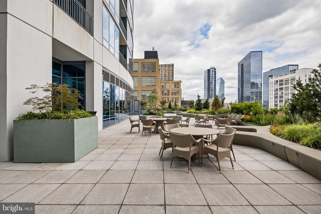 2101 MARKET STREET 2801