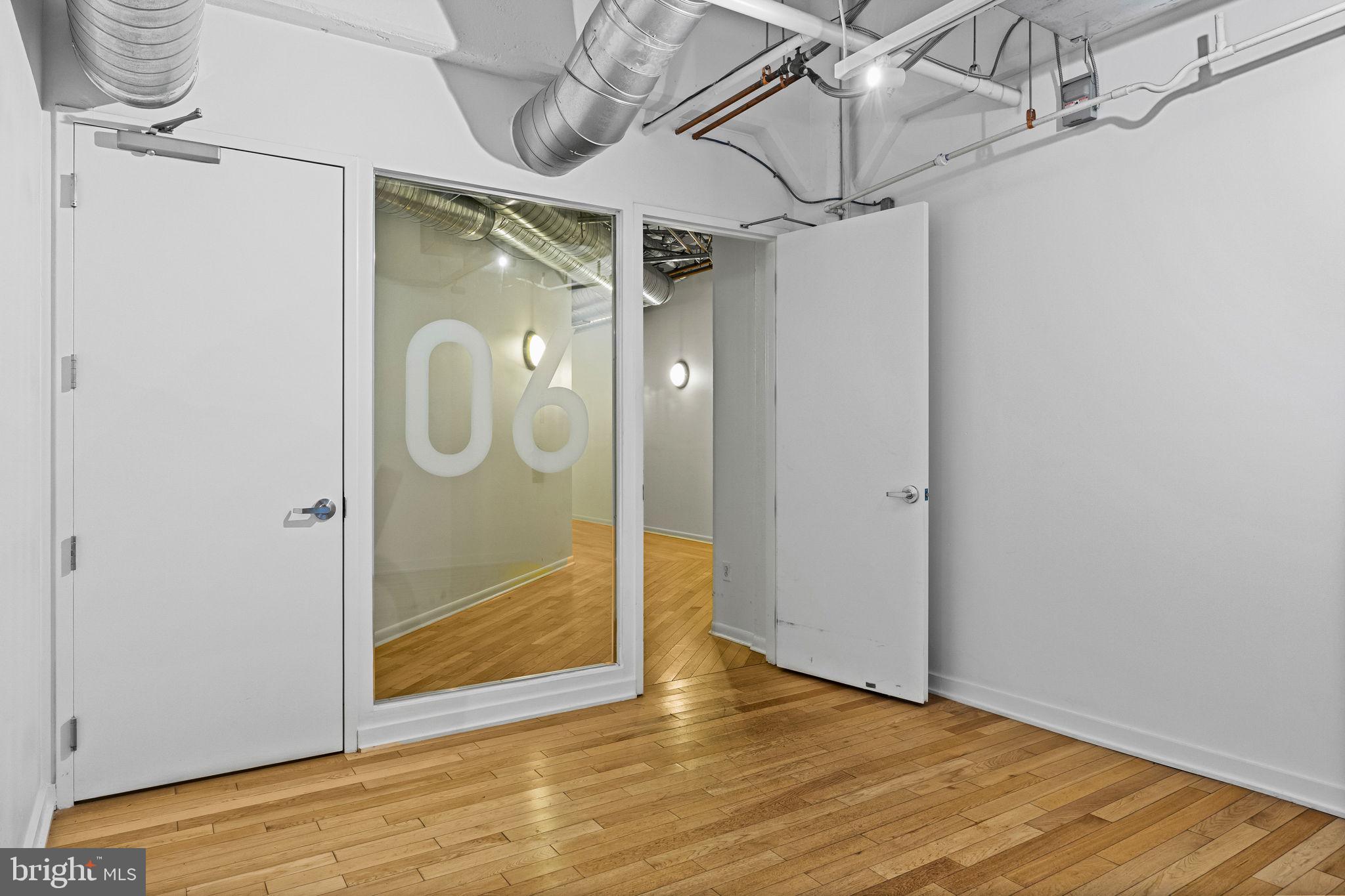 2200 ARCH STREET 612
