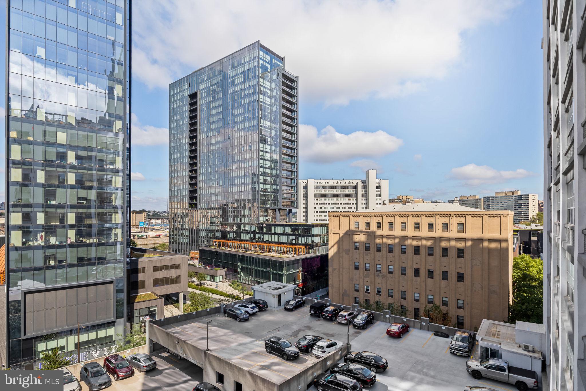 2200 ARCH STREET 612