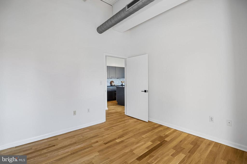 2200 ARCH STREET 612