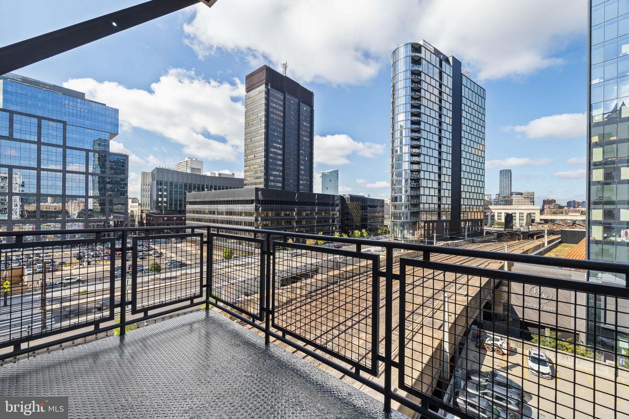 2200 ARCH STREET 612