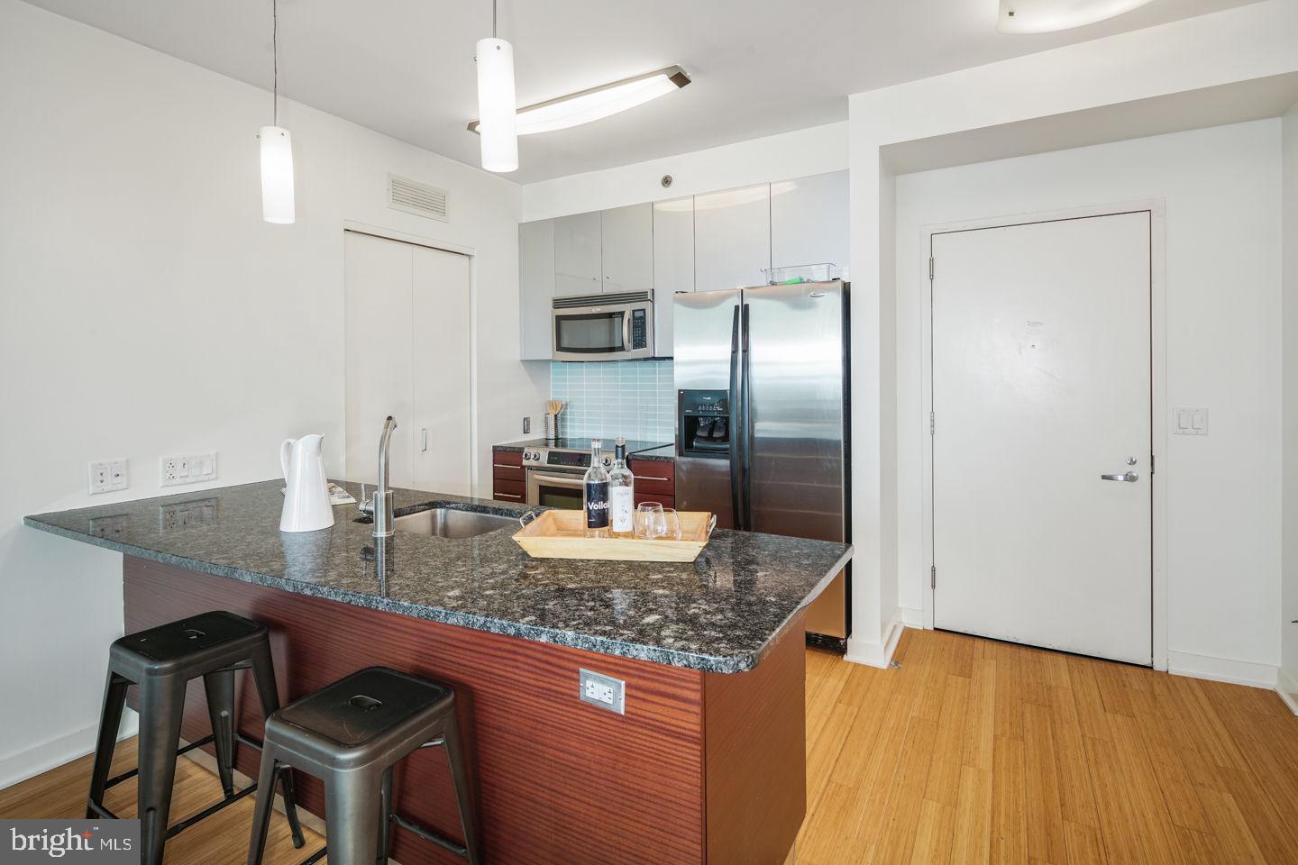 2101 MARKET STREET 00 2805