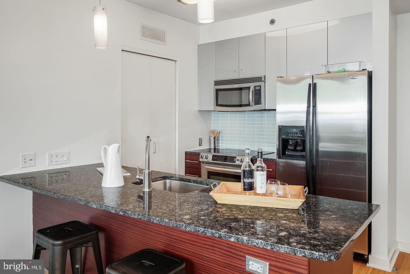 2101 MARKET STREET 00 2805