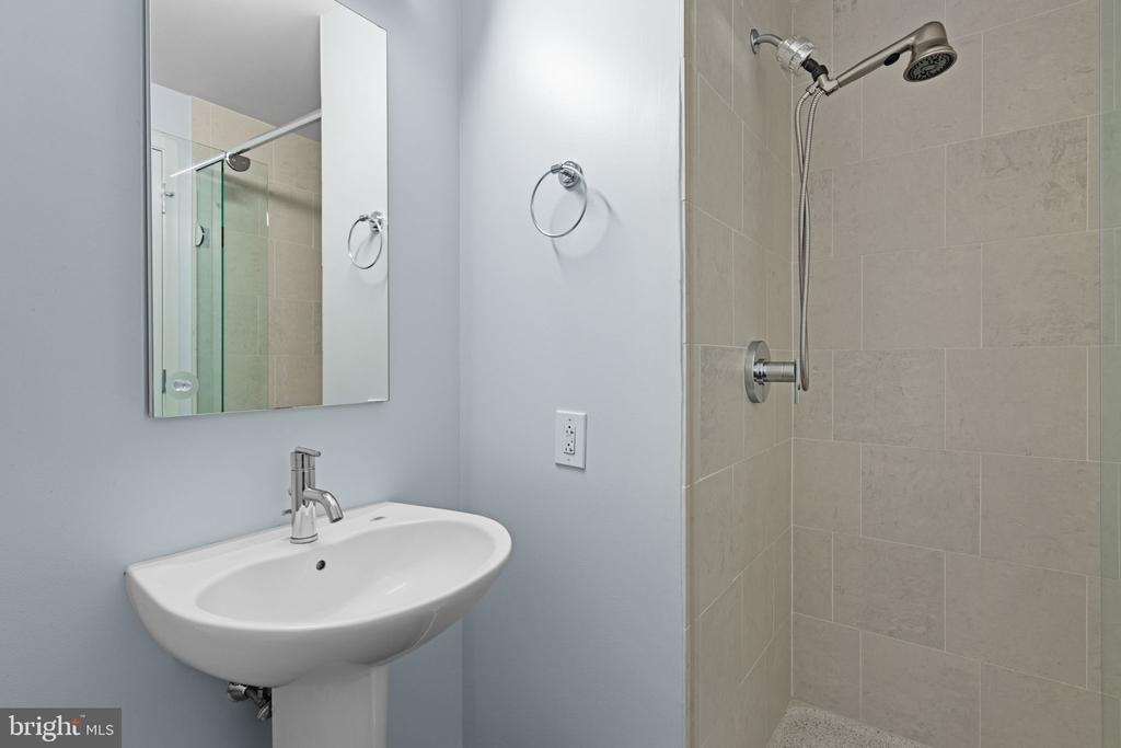 2101 MARKET STREET 302