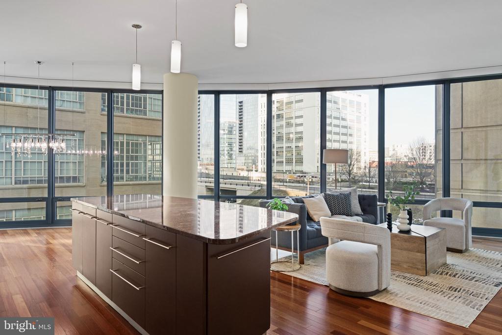 2101 MARKET STREET 302