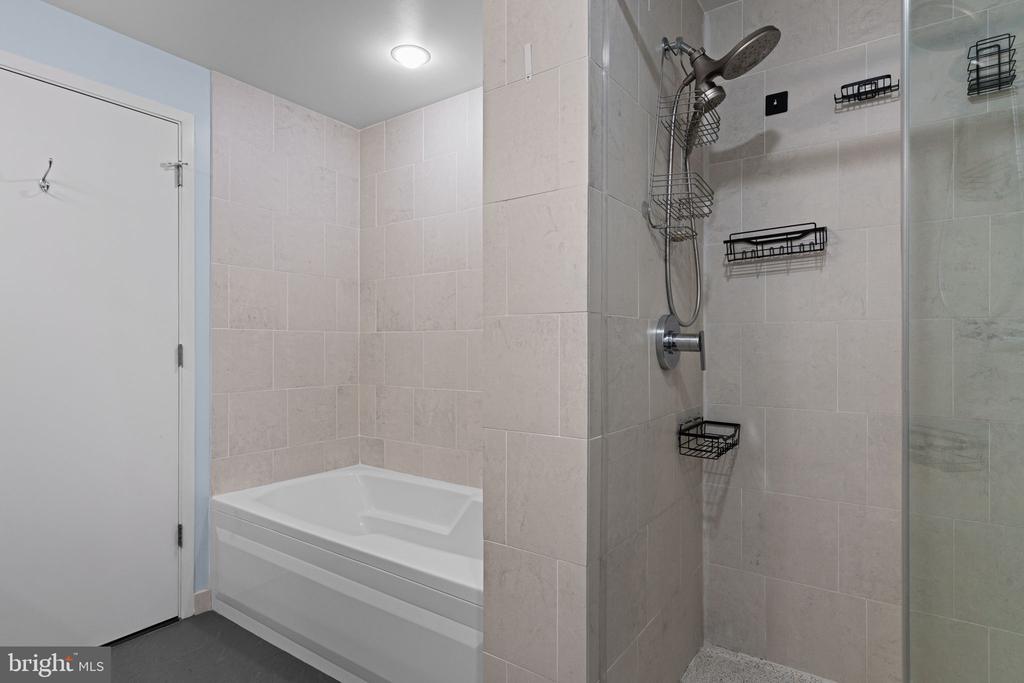 2101 MARKET STREET 302