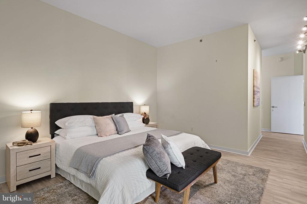 2101 MARKET STREET 302