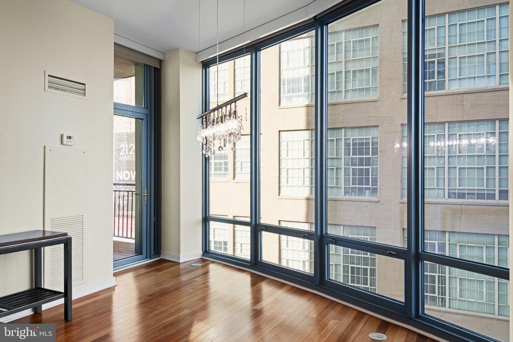 2101 MARKET STREET 302
