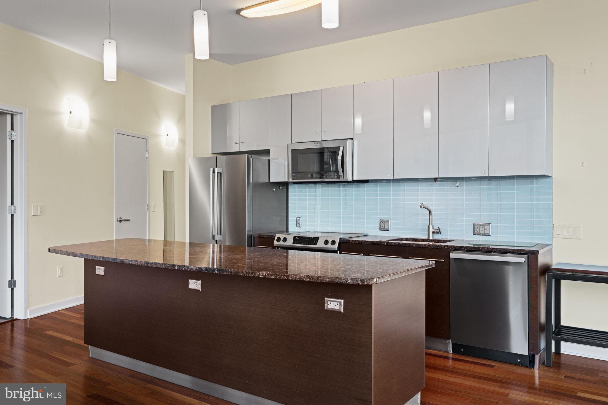 2101 MARKET STREET 302